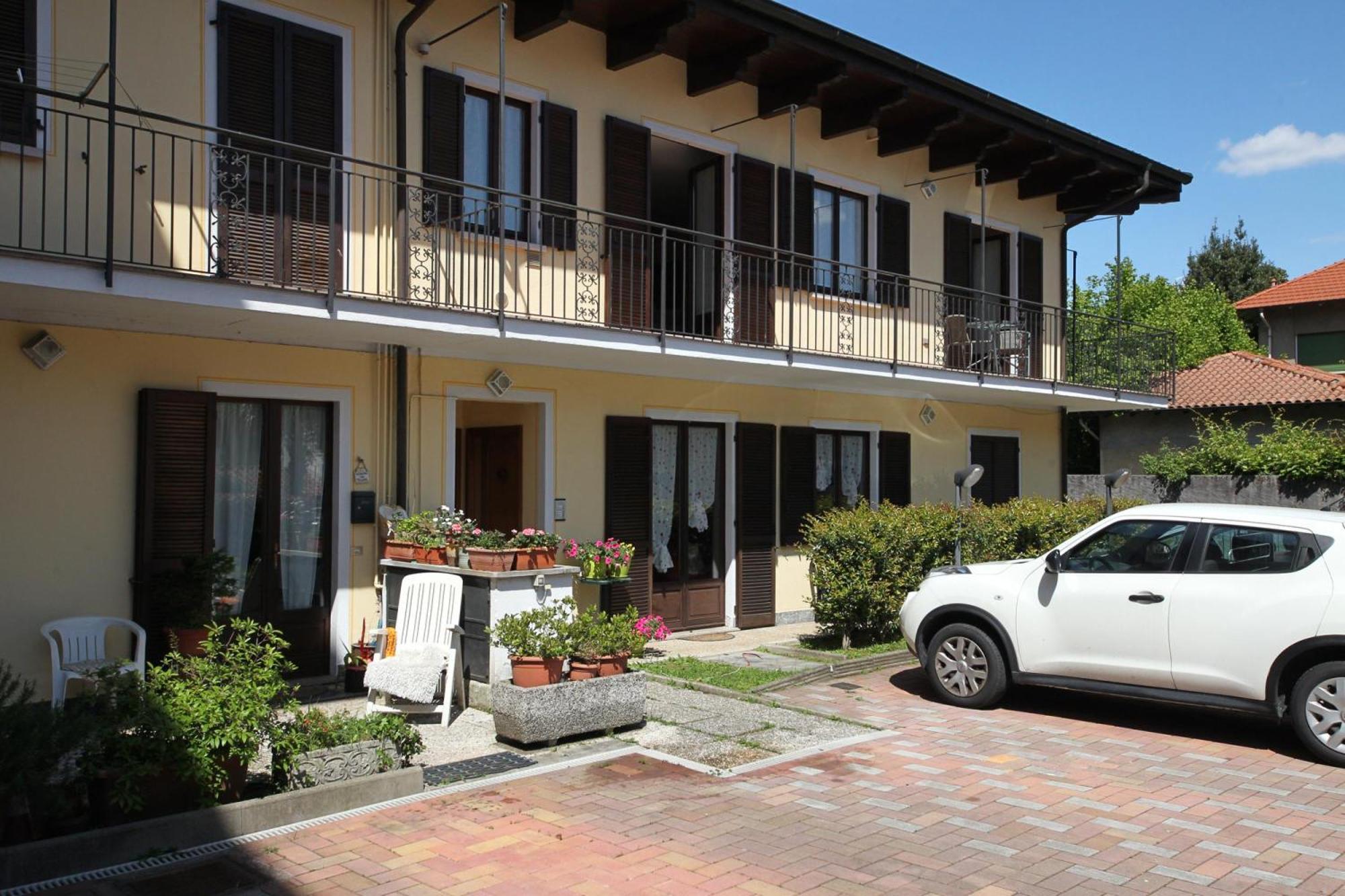 Petalo Bianco 100M From Lake - Happy Rentals Baveno Ngoại thất bức ảnh