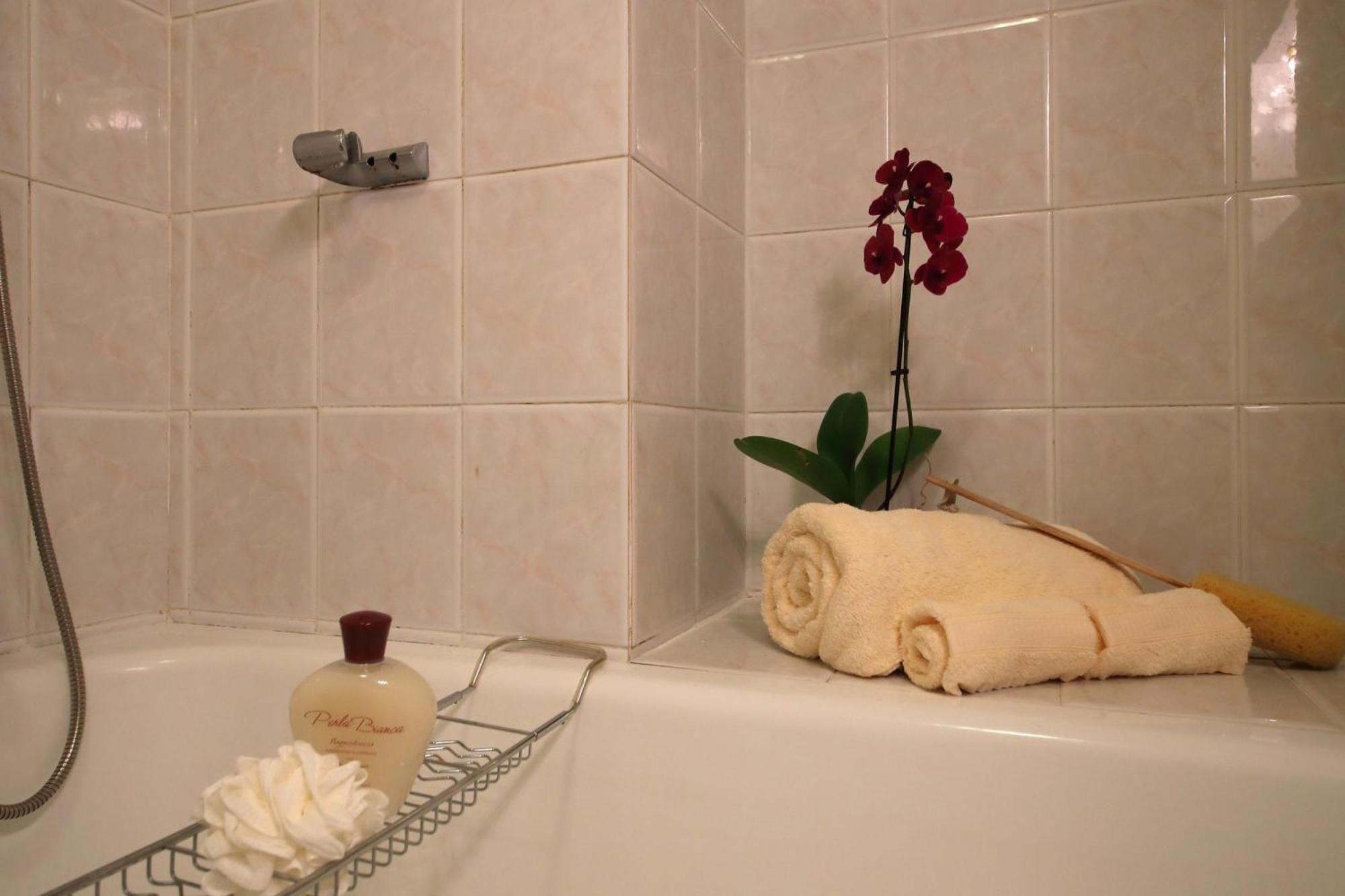 Petalo Bianco 100M From Lake - Happy Rentals Baveno Ngoại thất bức ảnh