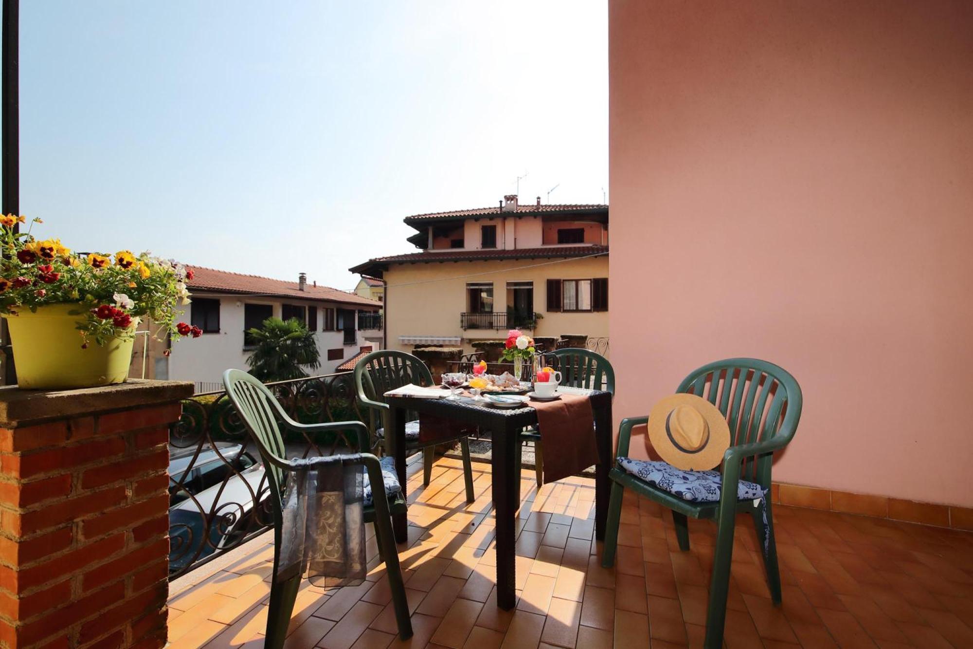 Petalo Bianco 100M From Lake - Happy Rentals Baveno Ngoại thất bức ảnh