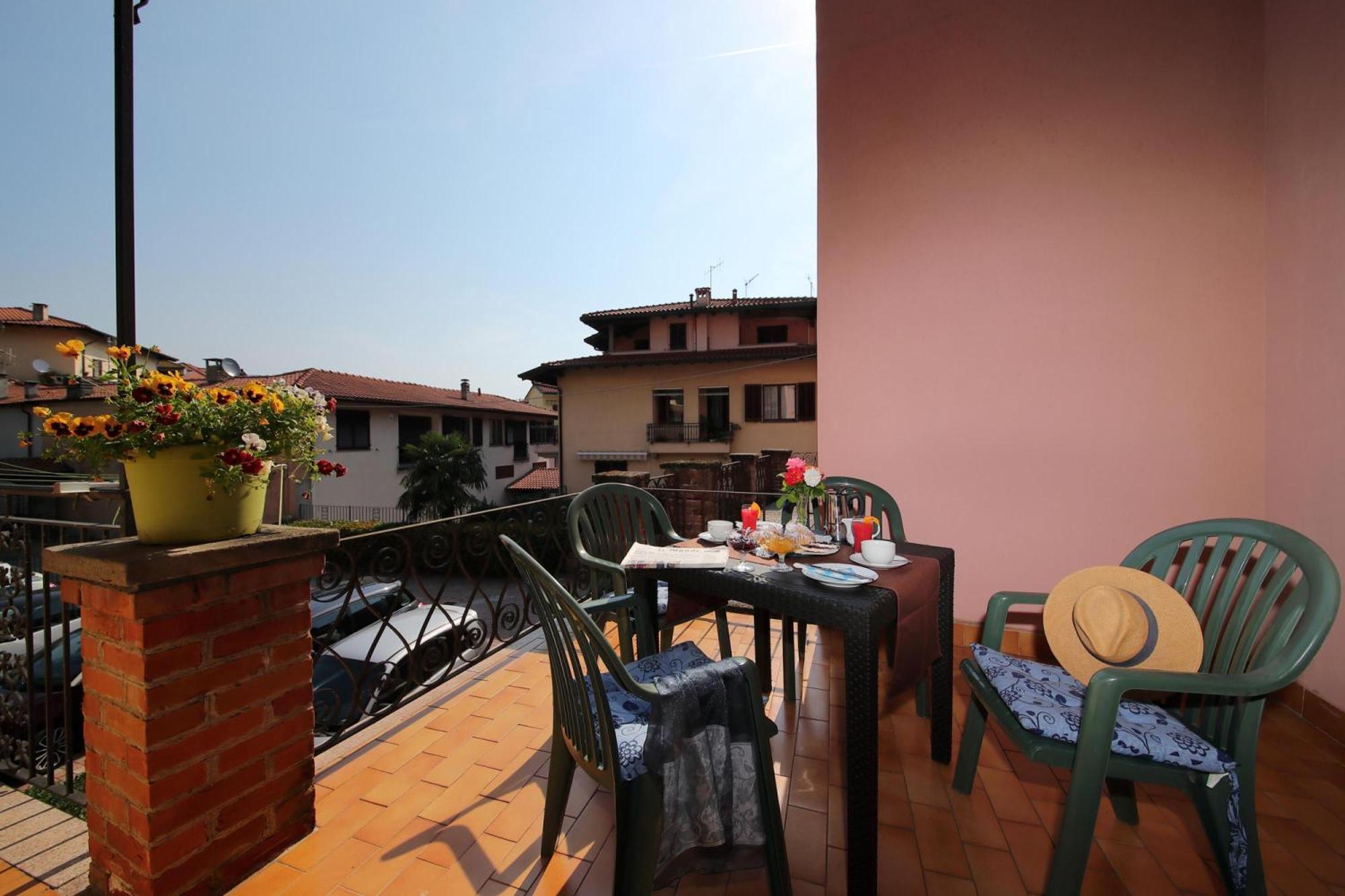 Petalo Bianco 100M From Lake - Happy Rentals Baveno Ngoại thất bức ảnh